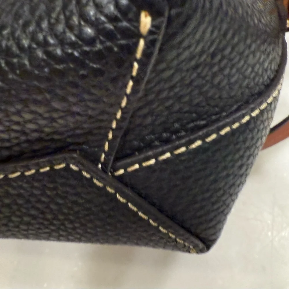 Dooney & Bourke Wexler Navy Pebbled Leather Crossbody Saddle Bag  PRISTINE!
